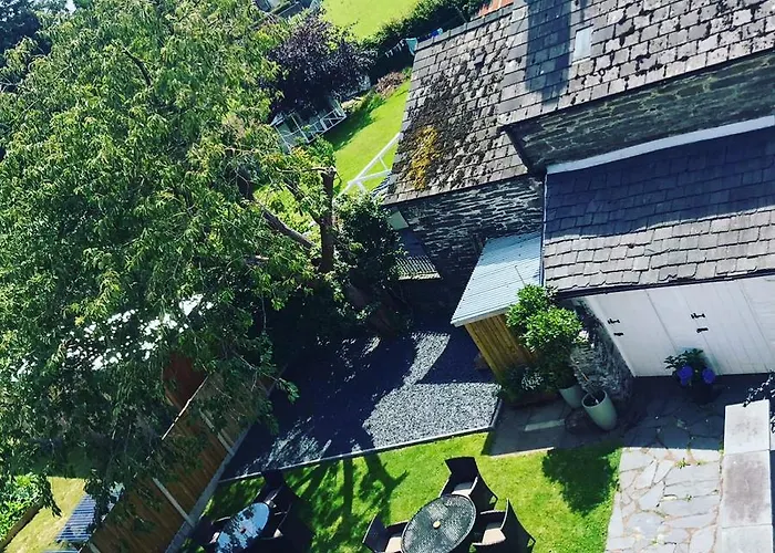 Llety Brynawel Guest House